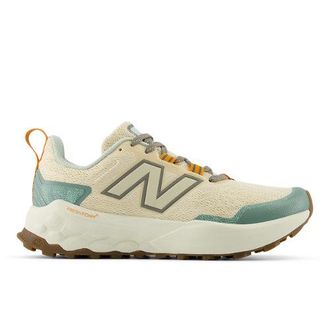 New Balance Women Fresh Foam X Garoé V2 in Beige/Green/Brown Textile, size 3.5 Narrow