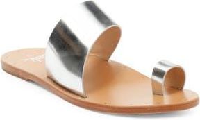 beek Finch Toe Loop Sandal in High Shine Silver at Nordstrom Rack, Size 7