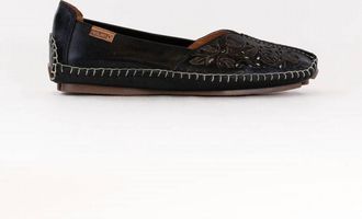 Pikolinos Womens Jerez Slip-On Moccasins In Black