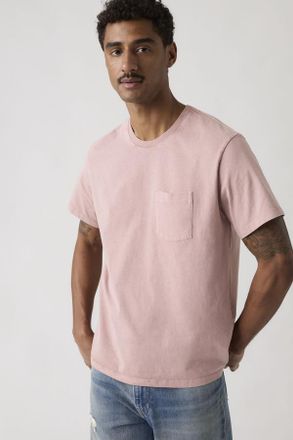Levi's Camiseta Essential Pocket - Hombre - XL - Rosa / Garment Dye Woodrose