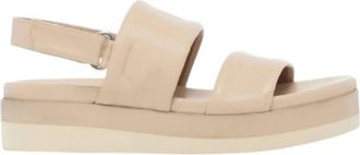 Coclico Womens Dude Leather Sandal In Latte