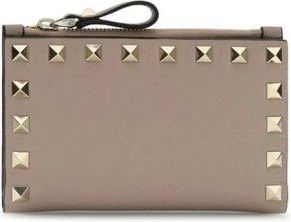 Valentino Garavani Monedero de Piel Tachonado - Accessories - Mujer - Beige - ONE SIZE