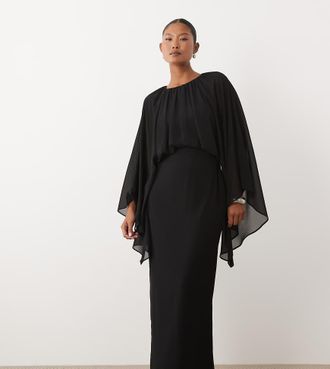 Tfnc Petite Vestito lungo a maniche lunghe nero in chiffon con dettaglio a mantella