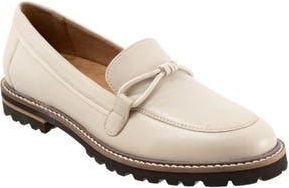 Trotters Fiora Loafer in Ivory at Nordstrom Rack, Size 8.5