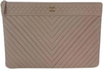 Chanel Pre-owned Clutches, female, Beige, Size: ONE SIZE Pre-owned Caviar Chevron Quilted Large Leather Cosmetic Clutch