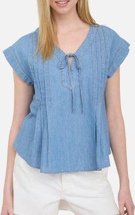 Blu Pepper Pleated Chambray Top at Nordstrom Rack, Size Medium