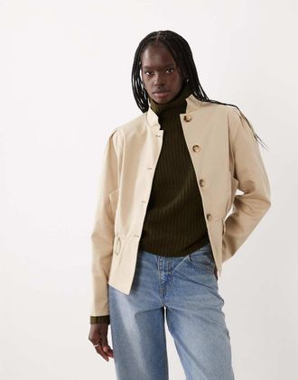 Miss Selfridge trench corto con collo a imbuto e vita stretta-Neutro