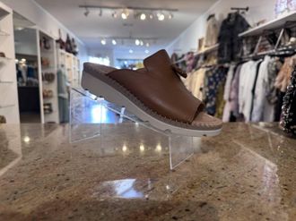 Eric Michael Womens Tassel Sandals In Cognac