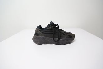 Yeezy by Kanye West Boost 700 V2 Vanta in zwart rubber