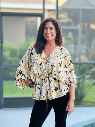 Entro Fields Of Flower Elbow Sleeve Top In Gold