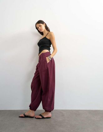 Topshop Pantaloni a palloncino in popeline color fico-Rosso
