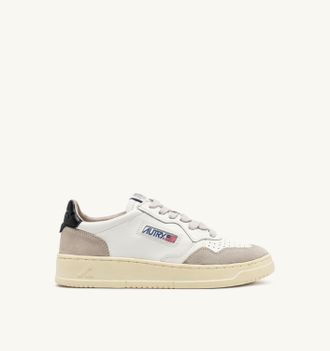 Autry MEDALIST LOW SNEAKERS IN WHITE AND BLACK LEATHER AND BEIGE SUEDE