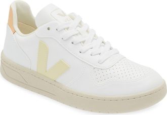 Veja V-10 Sneaker in White Sun Peach at Nordstrom Rack, Size 35