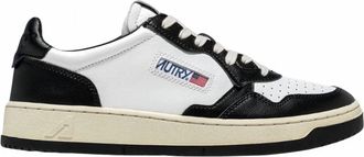 Autry Womens Medalist Low Sneakers In White