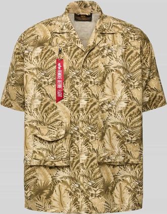 Alpha Industries Alpha Industries Relaxed Fit Freizeithemd mit Pattentasche Modell Honolulu in Beige, Gr&ouml;&szlig;e XL