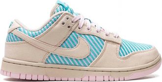 Nike Womens Dunk Low Sneakers In Heat Wave