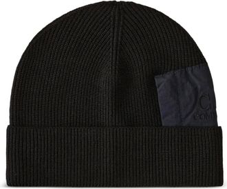 C.P. Company Berretto in lana a coste con applicazione logo - Nero