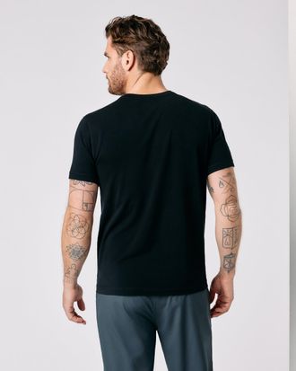 Vuori Clothing Tuvalu T-Shirt | Black | Medium