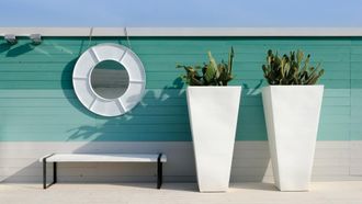Slide Y-pot Blu Polvere - 55/55 H 50 Cm Vaso Decorativo In Polietilene Originale Slide Colorato Giardino Di Design Esterno Interno Bar Ristorante Hotel