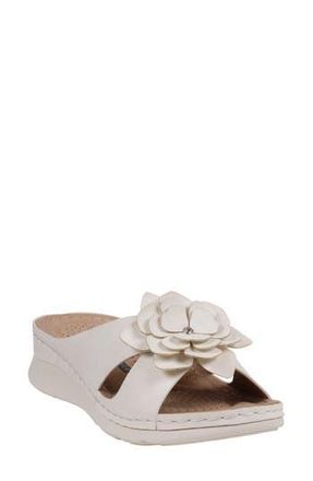 GC SHOES Claire Comfort Slide Sandal in White at Nordstrom Rack, Size 6.5