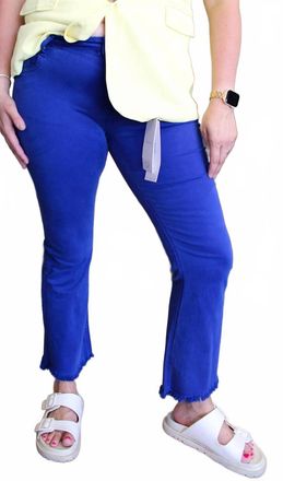 Q2 Maren Raw Hem Jeans In Dark Blue