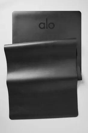 Alo | Lightweight Warrior Yoga Mat in Black