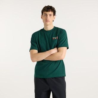 New Balance Hombre Grab a Bite Boston T-Shirt en Verde, Algod&oacute;n, Talla 2XL