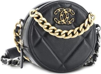 Chanel 19 Round with Chain Quilted Leather clutch bag - Zwart