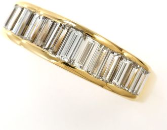C&A Unbranded (18K) Band Ring (Pre-Owned)