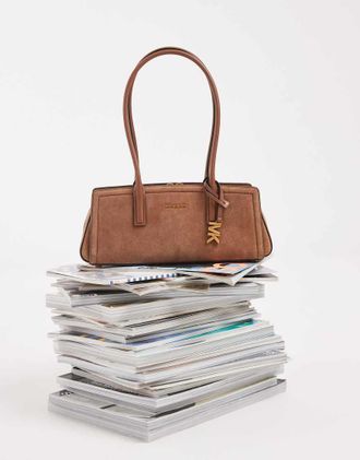Michael Kors Laila - Borsa da spalla east-west piccola in camoscio marrone valigia