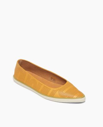 Coclico Women Usha Shoe In Ambra