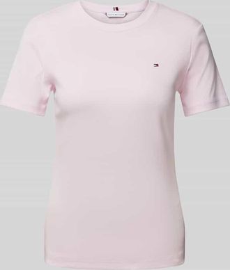 Tommy Hilfiger Slim Fit T-Shirt mit Label-Detail in Rosa, Größe L