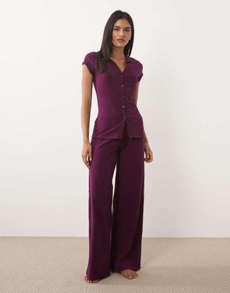 Cotton On Pigiama con top con bottoni e pantaloni a zampa color ribes nero-Viola