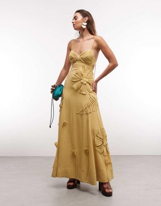 Asos Vestito lungo con spalline sottili giallo con applicazioni floreali e dettaglio a pieghe sul busto