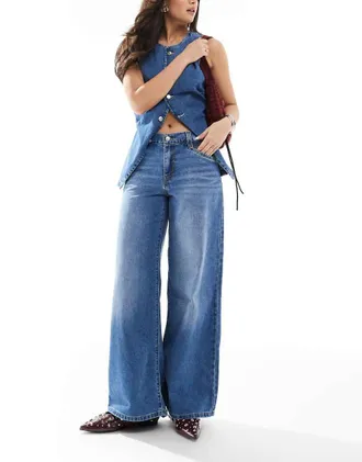 Levi's 94 baggy wide leg jeans in mid blue