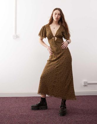 Reclaimed Vintage maxi tea dress with keyhole and lace in floral print-Multi