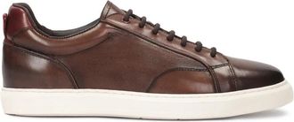 Kazar Bruine leren sneakers op een witte zool - Heren - Sneakers - Bruin - 41 EU - Leer - Schoenen