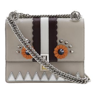 Fendi Tweedehands Vitello Liberty Lucido Catalan Kleine Spiegel Hypnoteyes Studded Kan I Crossbody