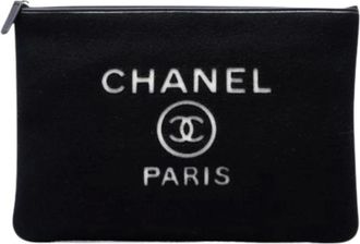 Chanel Pre-owned Clutches, female, Black, Size: ONE SIZE Pre-owned Deauville O Case