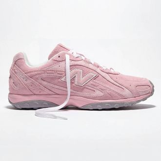 New Balance Womens 204L Shoes In Pastel Pink