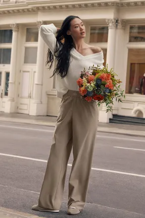 Alo | Suit Up Trouser (Regular) in Gravel Beige, Size: Medium