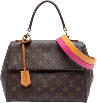 Louis Vuitton Pre-owned Handbags, female, Brown, Size: ONE SIZE Pre-owned The Cluny BB