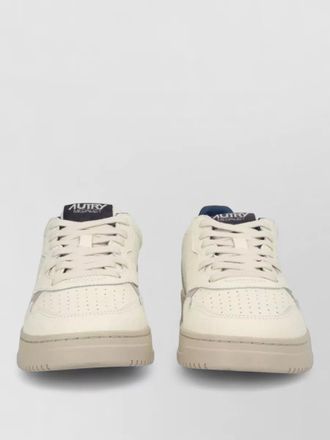Autry leather medalist low sneakers