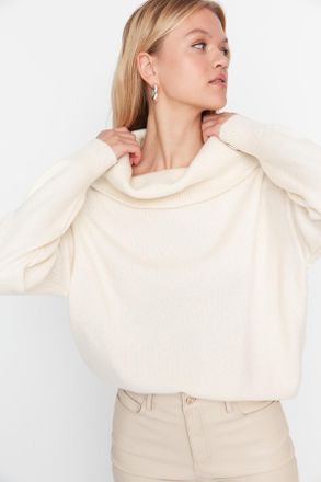 Trendyol Coole Comfort Sweaters in Cr&egrave;me