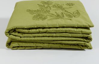 Maisons du monde Colcha de algod&oacute;n verde con flores 100x200 cm