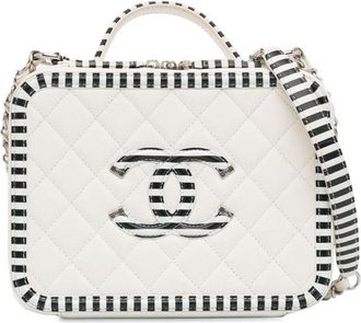 Chanel 2019 Medium Caviar CC Filigree Vanity Case satchel - women - Caviar Leather - One Size - White