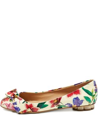 Ferragamo Avola floral-motif ballet flats - women - Patent Leather/Calf Leather/Calf Leather/Rubber - 37 - Neutrals