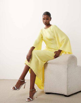 Vero Moda Vestito lungo in raso color limone con maniche a pipistrello pronunciate-Giallo