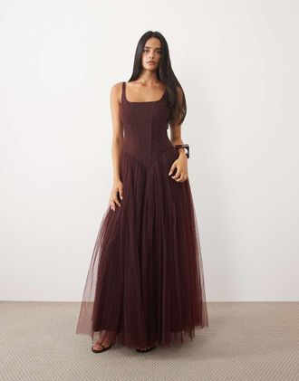 Lace & Beads abito lungo in tulle con orlo asimmetrico e corsetto color cioccolato-Marrone