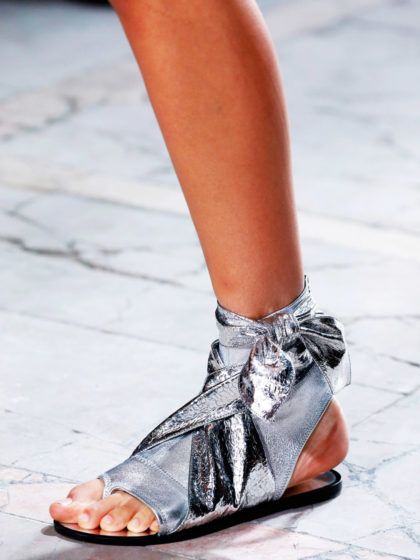 I 5 modelli di sandali flat da avere ora